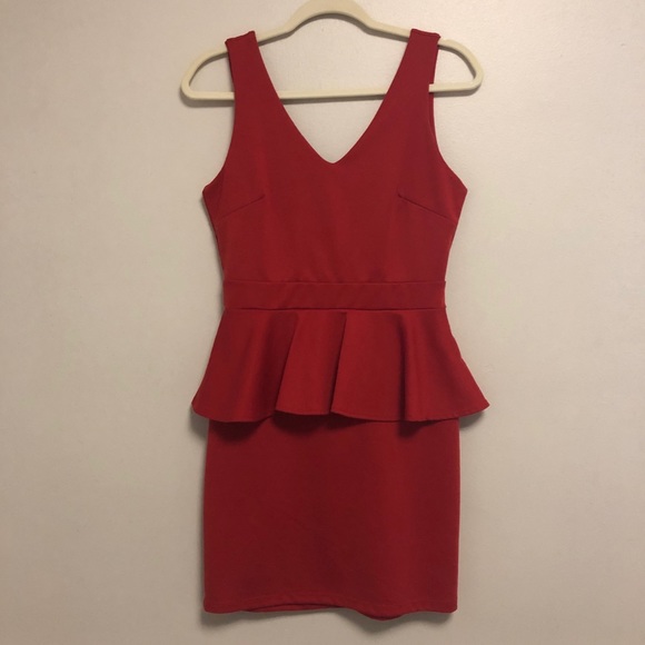 Charlotte Russe Dresses & Skirts - Charlotte Russe Red V-Neck Low Back Peplum Dress